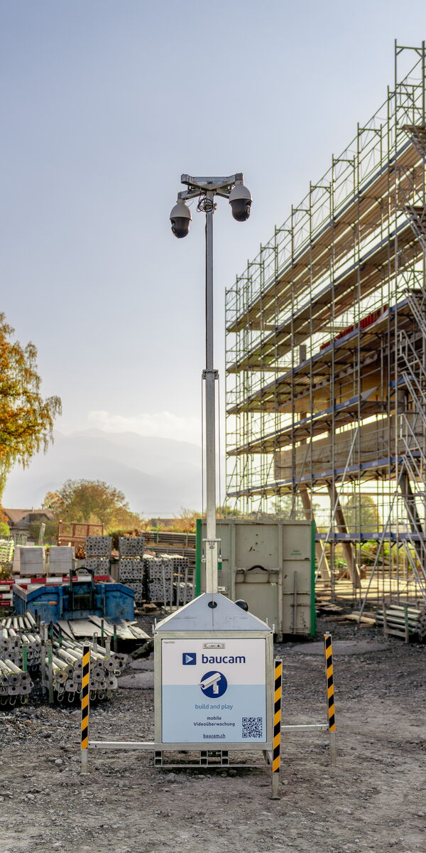 Kleiner Videoturm mit 4m Teleskopmast zur Überwachung der Baustelle Sicherheit