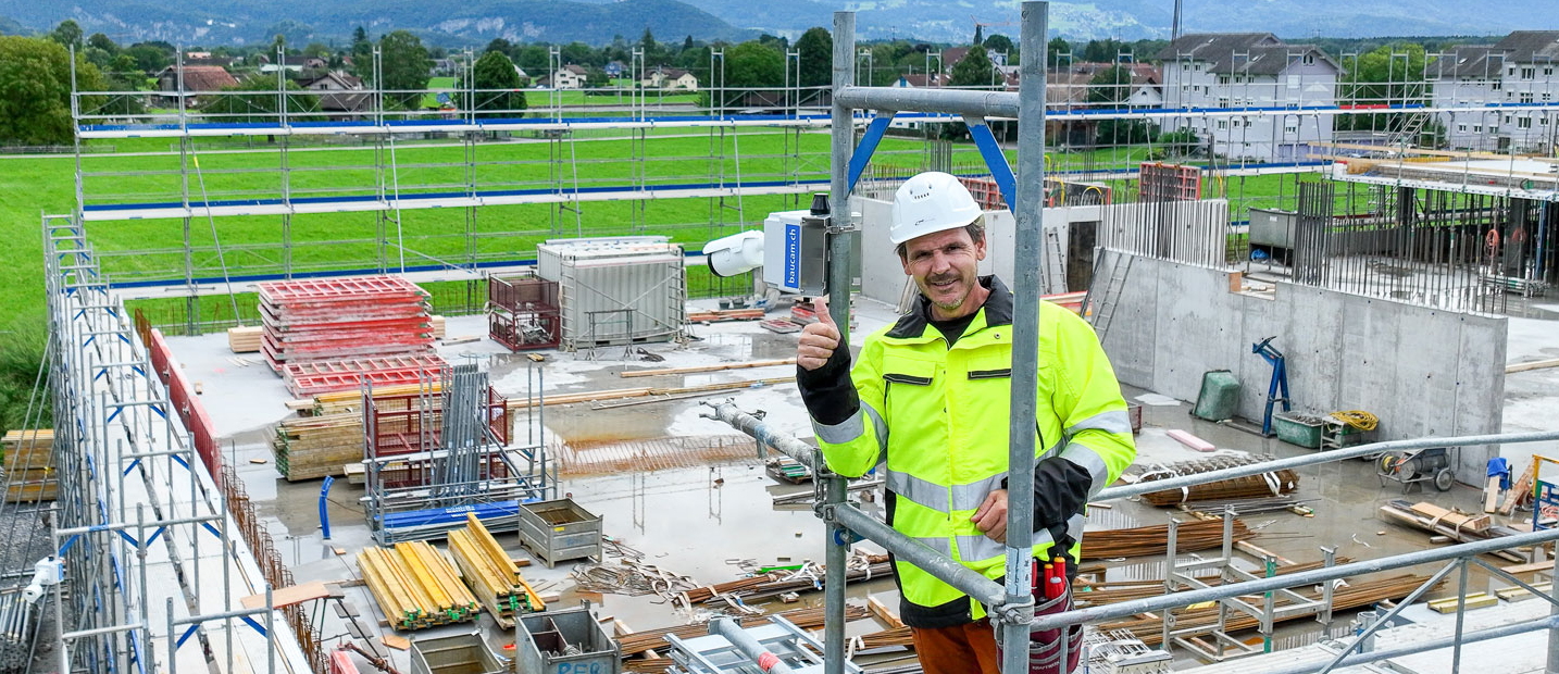 Professionelle Montage der Baustellenkamera durch unsere Techniker