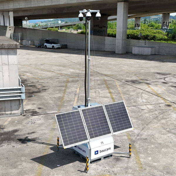 Videoturm mit PV uns Solar Module für Baustellen ohne Stromanschluss, ideal für Infrastruktur Baustellen